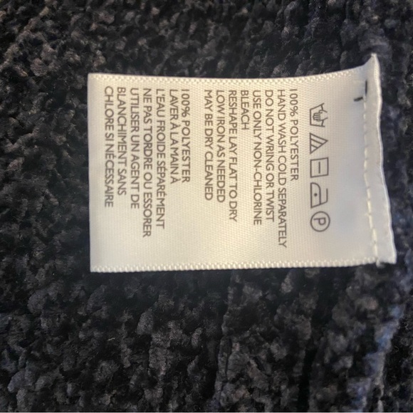 Women's Urban Outfitters Chunky Chenille Navy Sweater Size Small - Picture 5 of 6